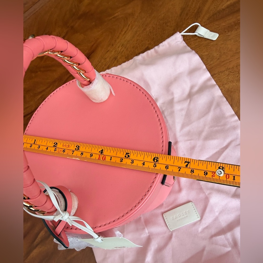 Radley London 💓Elegant Pink Cylinder Handbag with tags but has a tiny scratch - Picture 17 of 17